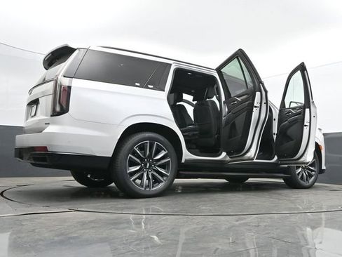Used 2024 Cadillac Escalade Sport Platinum w/ LPO, Floor Liner Package AWD/4WD image 79