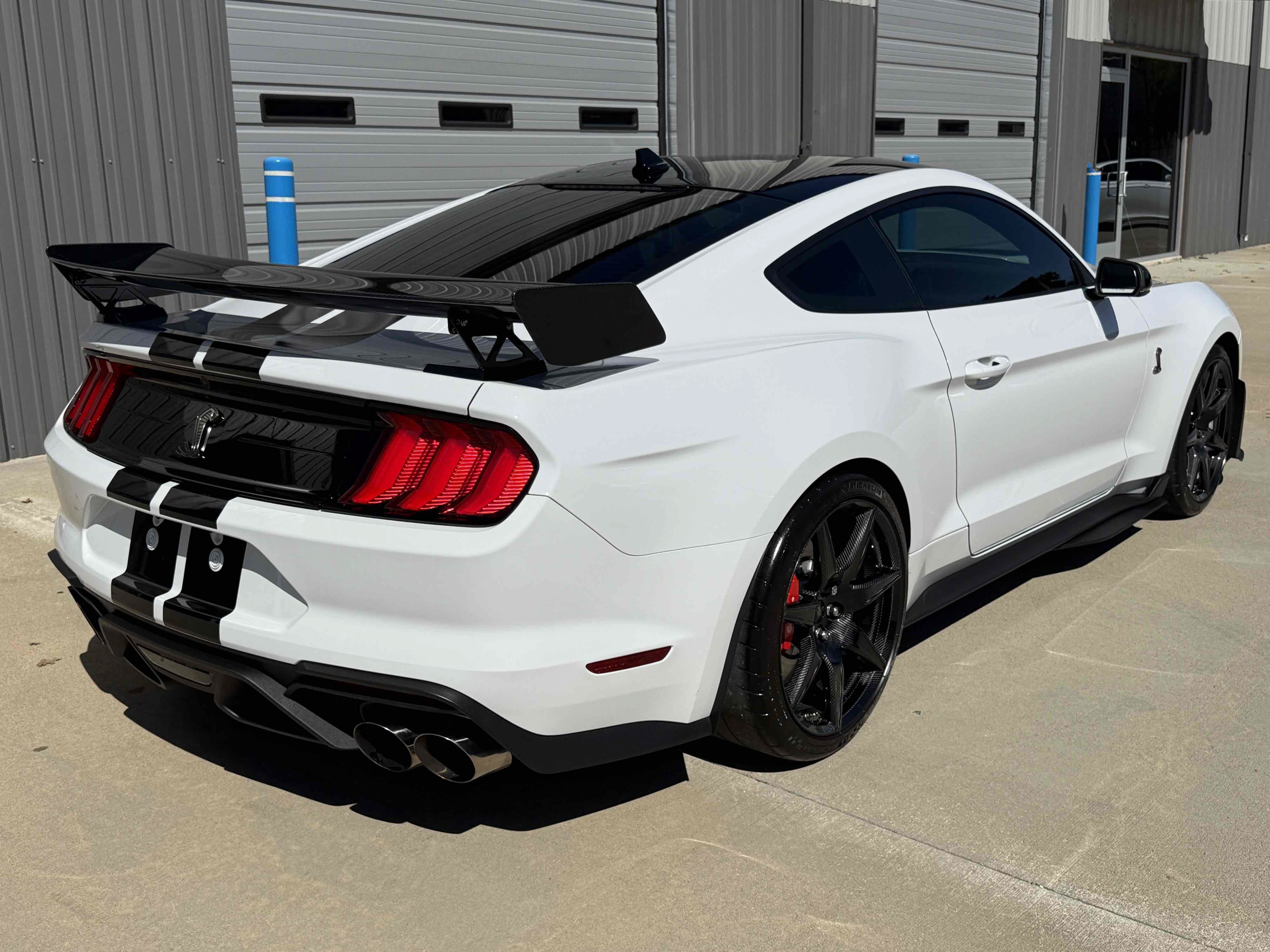 Used 2021 Ford Mustang Shelby GT500 w/ Carbon Fiber Track Pack RWD image 58