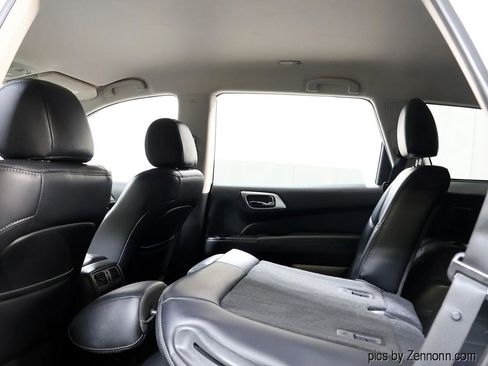 Used 2018 Nissan Pathfinder SL w/ Midnight Edition Package image 15