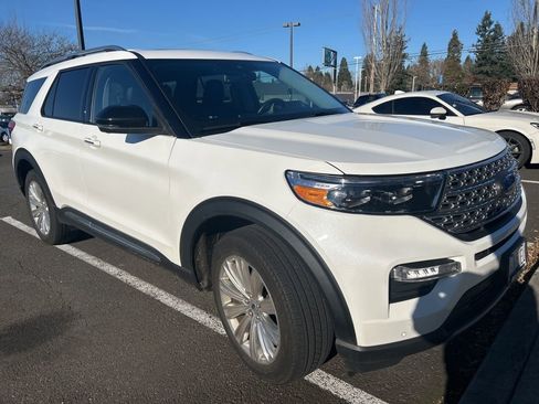 Used 2021 Ford Explorer Limited w/ Equipment Group 301A image 3