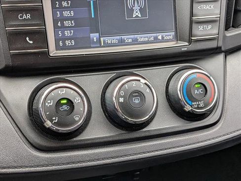 Used 2016 Toyota RAV4 LE FWD image 14