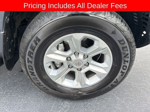 Used 2024 Toyota 4Runner SR5 Premium w/ Moonroof Package AWD/4WD image 26