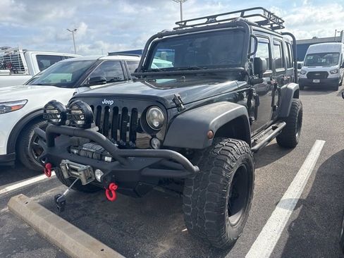 Used 2015 Jeep Wrangler Unlimited Rubicon w/ Connectivity Group image 1