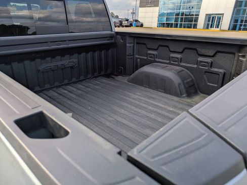 Used 2024 GMC Sierra 1500 AT4 w/ Technology Package image 7