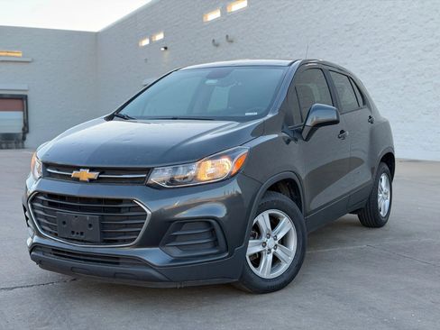 Used 2020 Chevrolet Trax LS image 1