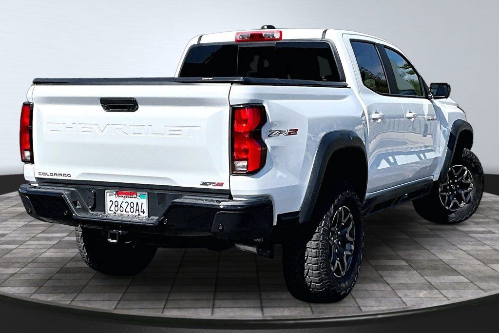 Used 2024 Chevrolet Colorado ZR2 w/ Technology Package AWD/4WD image 22