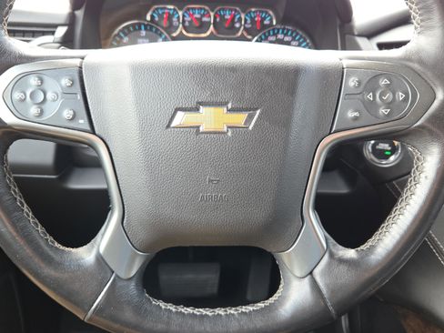 Used 2019 Chevrolet Suburban LT image 32