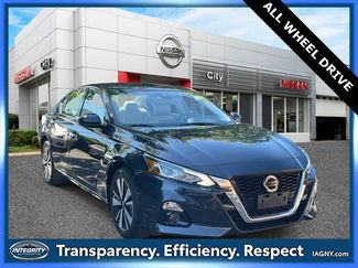 Used 2020 Nissan Altima 2.5 SV image 1