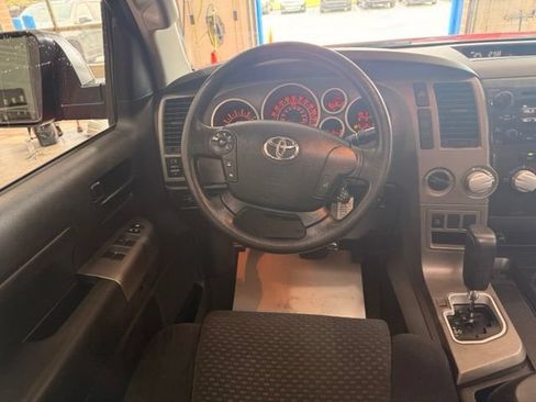 Used 2010 Toyota Tundra 4x4 CrewMax image 16