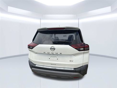 Used 2021 Nissan Rogue SV FWD image 11