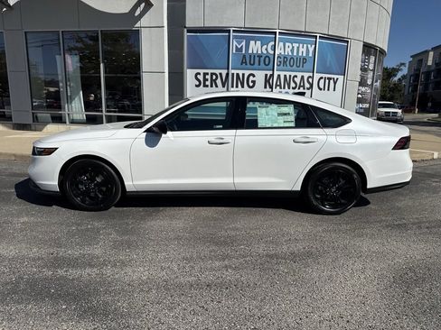 Used 2025 Honda Accord SE image 2