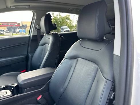 Certified 2026 Kia Sportage EX w/ EX Panoramic Sunroof Package AWD/4WD image 8