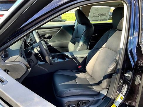 New 2025 Lexus ES 350 w/ Premium Package image 9