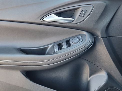 Certified 2025 Buick Encore GX Preferred FWD image 23