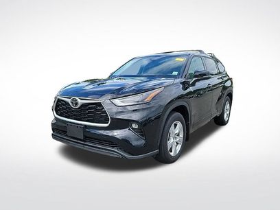 Used 2022 Toyota Highlander LE