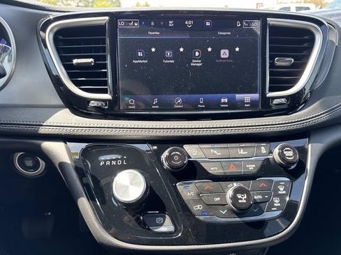 New 2027 Chrysler Pacifica Select AWD/4WD image 25