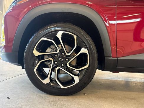Used 2024 Chevrolet Trax RS FWD image 23
