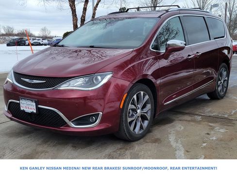 Used 2017 Chrysler Pacifica Limited image 7
