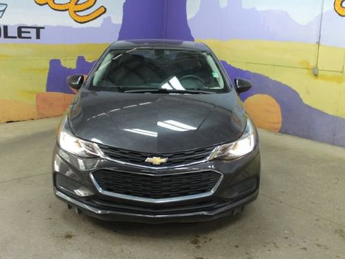 Used 2016 Chevrolet Cruze LT w/ LT Convenience Package FWD image 3