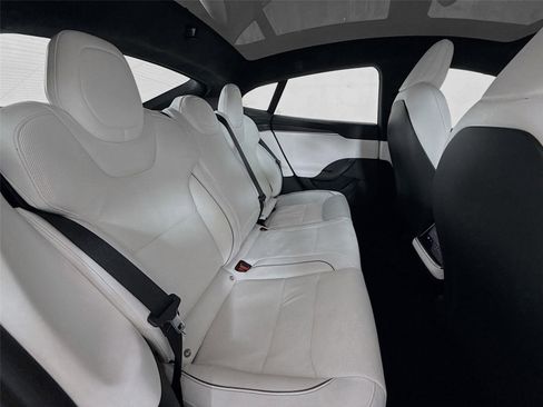 Used 2022 Tesla Model S Plaid image 17