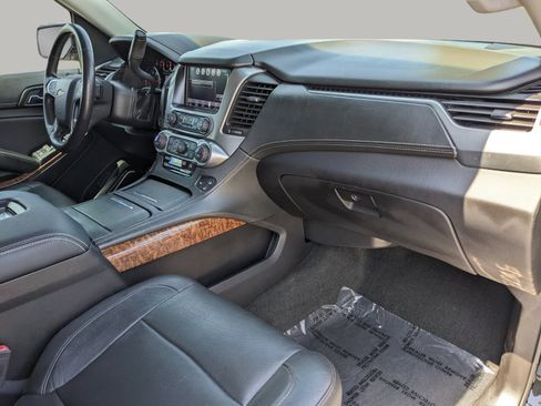 Used 2018 Chevrolet Suburban Premier AWD/4WD image 12