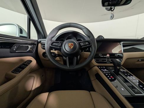 New 2026 Porsche Macan image 21