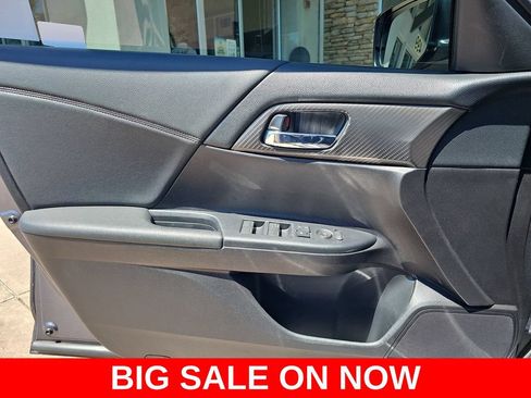 Used 2017 Honda Accord Sport image 25
