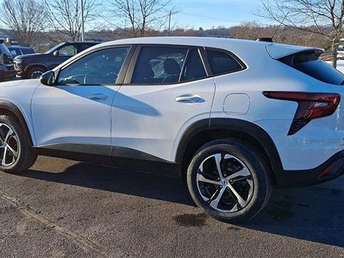 Certified 2024 Chevrolet Trax RS w/ Driver Confidence Package image 6