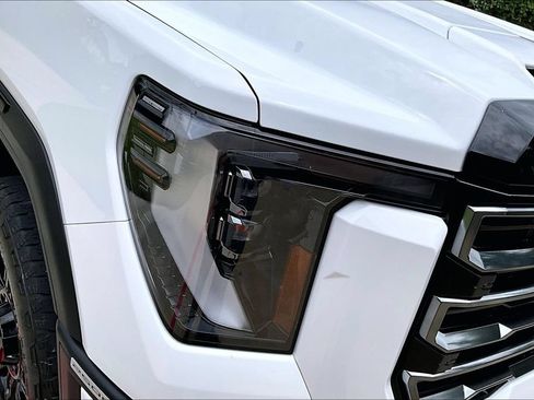 Used 2025 GMC Sierra 2500 AT4 AWD/4WD image 39