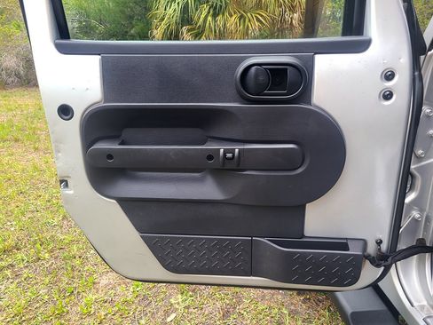 Used 2009 Jeep Wrangler X image 27