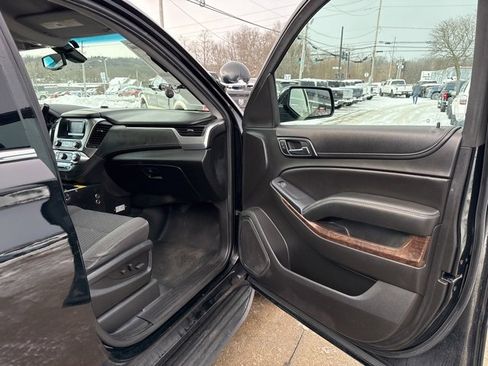 Used 2017 Chevrolet Tahoe 4WD w/ Remote Keyless Entry Package image 35