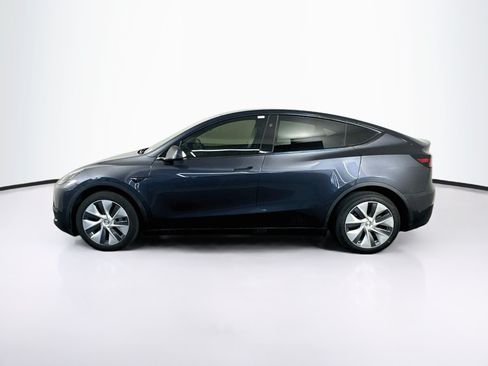 Used 2024 Tesla Model Y Long Range AWD/4WD image 4