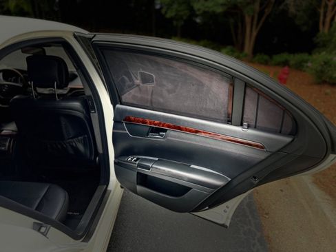 Used 2011 Mercedes-Benz S 63 AMG w/ Driver Assistance Pkg image 32