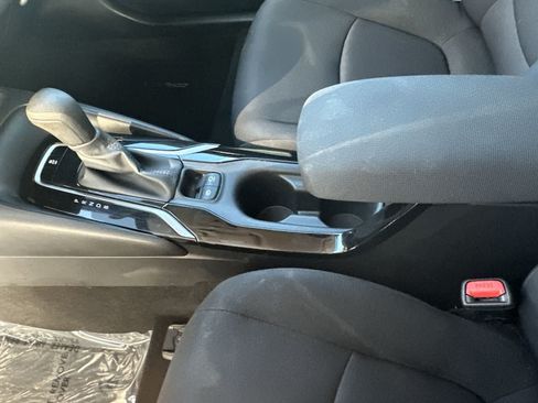 Used 2020 Toyota Corolla LE FWD image 22