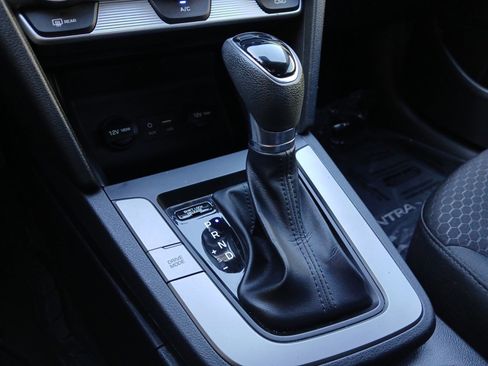 Used 2019 Hyundai Elantra SE w/ Cargo Package image 20