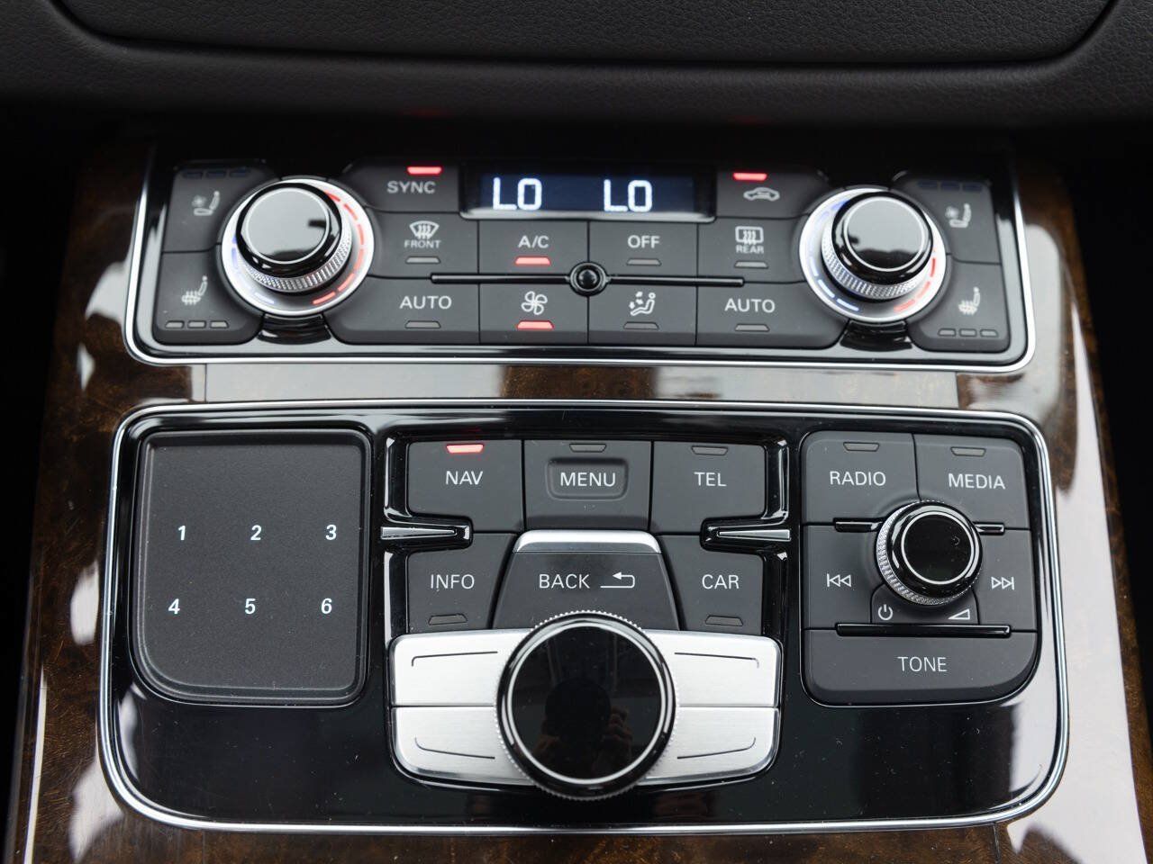 Used 2014 Audi A8 3.0T AWD/4WD image 34