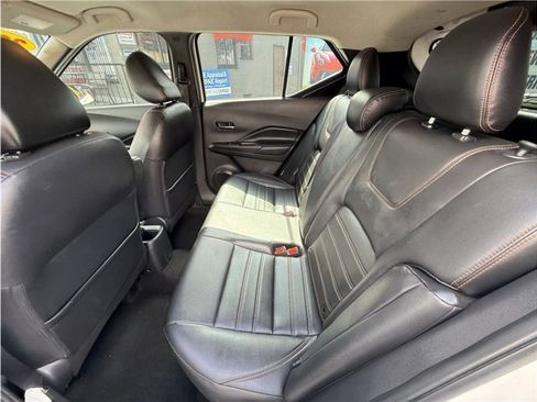 Used 2020 Nissan Kicks SR w/ SR Premium Package image 23