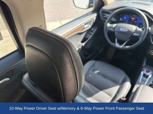 Certified 2020 Ford Escape Titanium AWD/4WD image 18
