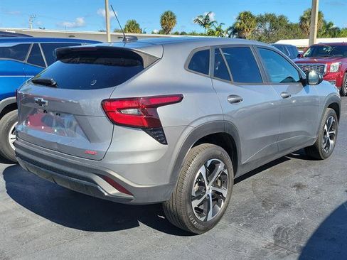 Certified 2024 Chevrolet Trax RS image 8