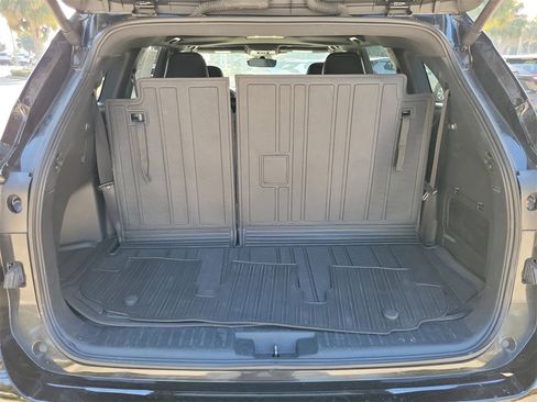 Used 2024 Toyota Highlander XSE image 8