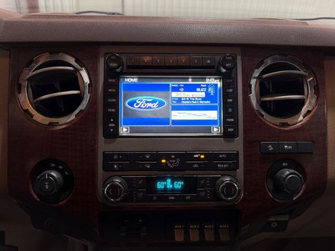 Used 2012 Ford F250 King Ranch w/ King Ranch w/Chrome Pkg AWD/4WD image 8