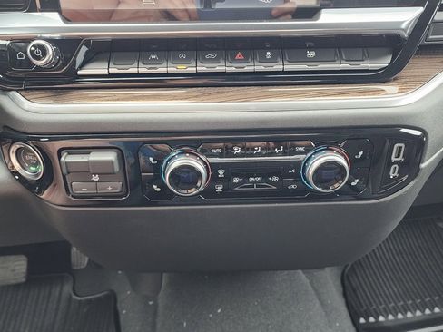 New 2026 GMC Sierra 1500 Elevation image 29