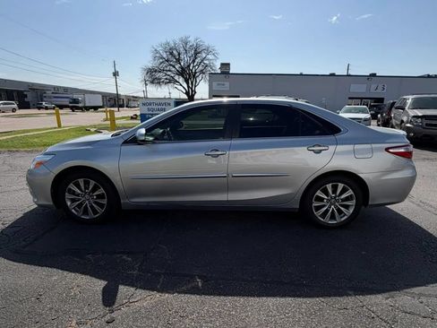 Used 2016 Toyota Camry XLE w/ Moonroof Package FWD image 7