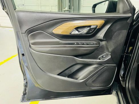 Used 2021 GMC Terrain SLE w/ Driver Convenience Package FWD image 19