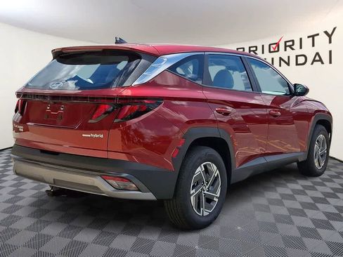 Used 2026 Hyundai Tucson Blue SE w/ Tow & Go Package AWD/4WD image 4