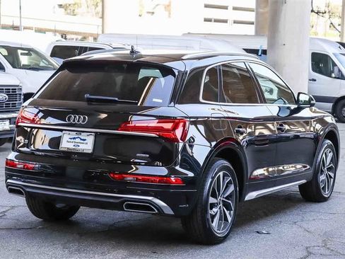 Used 2022 Audi Q5 2.0T Premium w/ Convenience Package image 4
