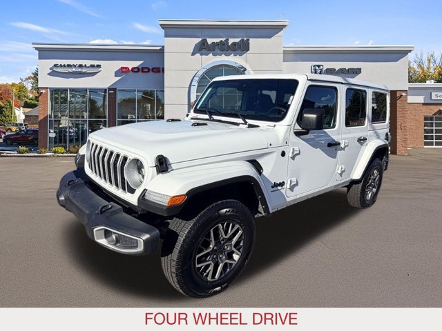 Used 2025 Jeep Wrangler Unlimited Sahara AWD/4WD image 4