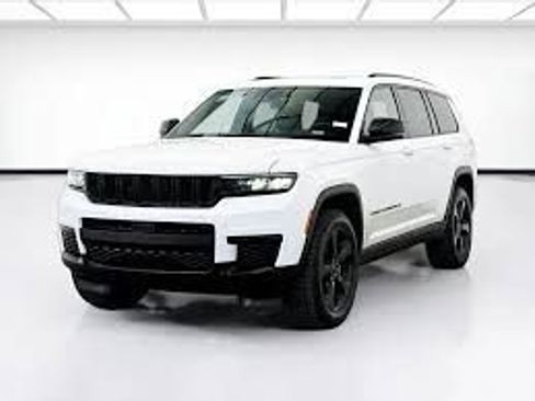 Used 2024 Jeep Grand Cherokee L Altitude AWD/4WD image 1