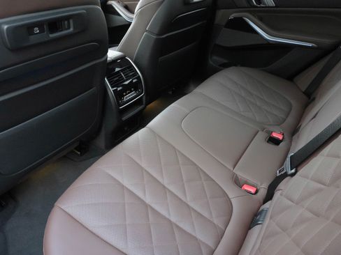 Used 2023 BMW X5 xDrive40i w/ Executive Package image 36