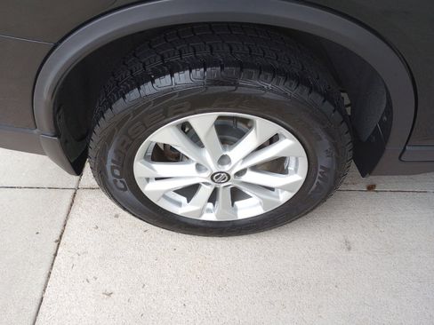 Used 2018 Nissan Rogue S w/ S Value Package image 27